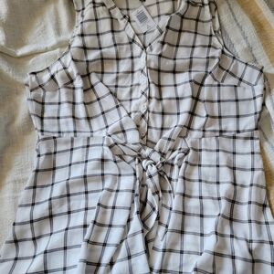 Torrid White Plaid Tie Front Top 2x